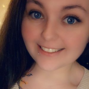 Meet your Posher, Dominique